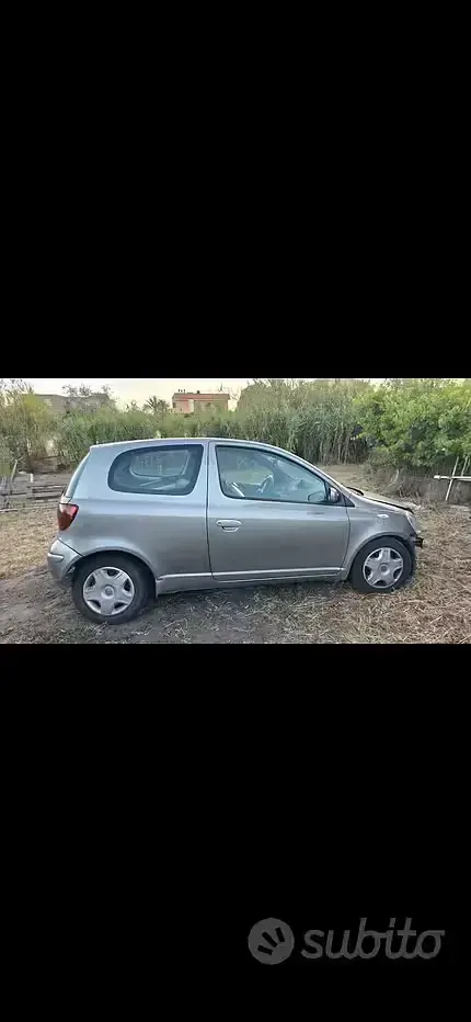 Usata Toyota Yaris 2005 Marrone Utilitaria