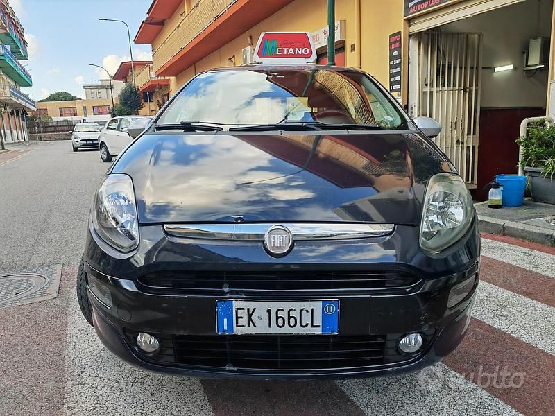 Usata Fiat Grande Punto 77 CV (56 kW) 2011 Blu Utilitaria