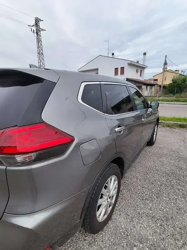 Usata Nissan X-Trail Acenta 131 CV (96 kW) 2017 Grigio SUV