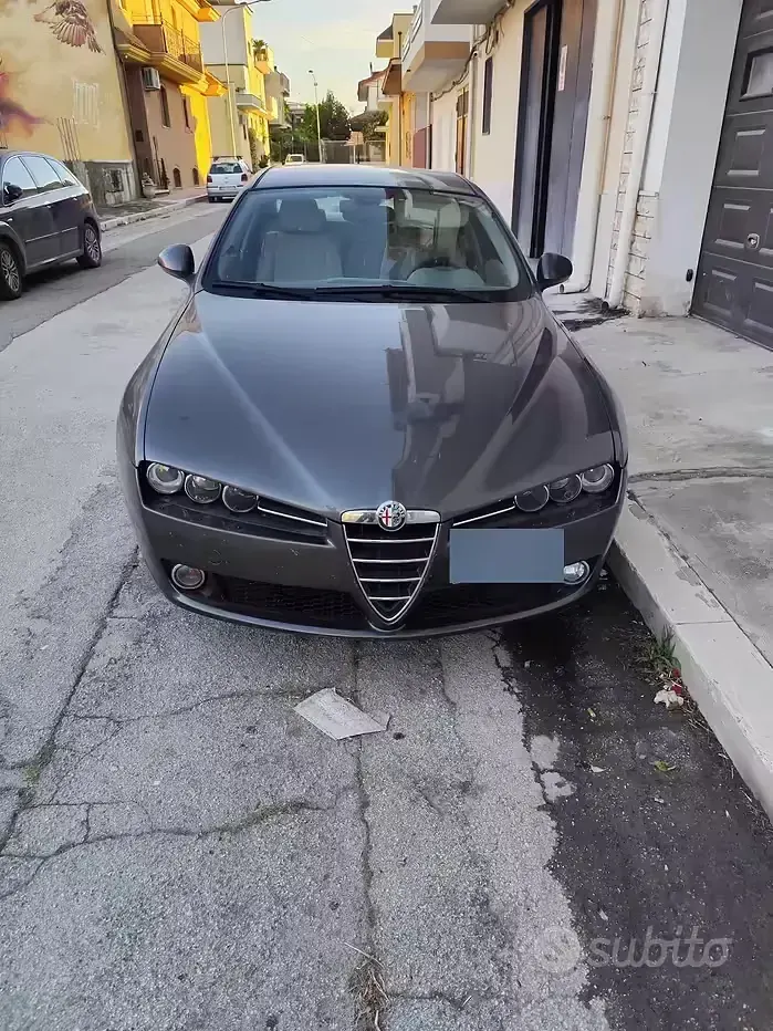 Usata Alfa Romeo 159 120 CV (88 kW) 2005 Grigio Berlina