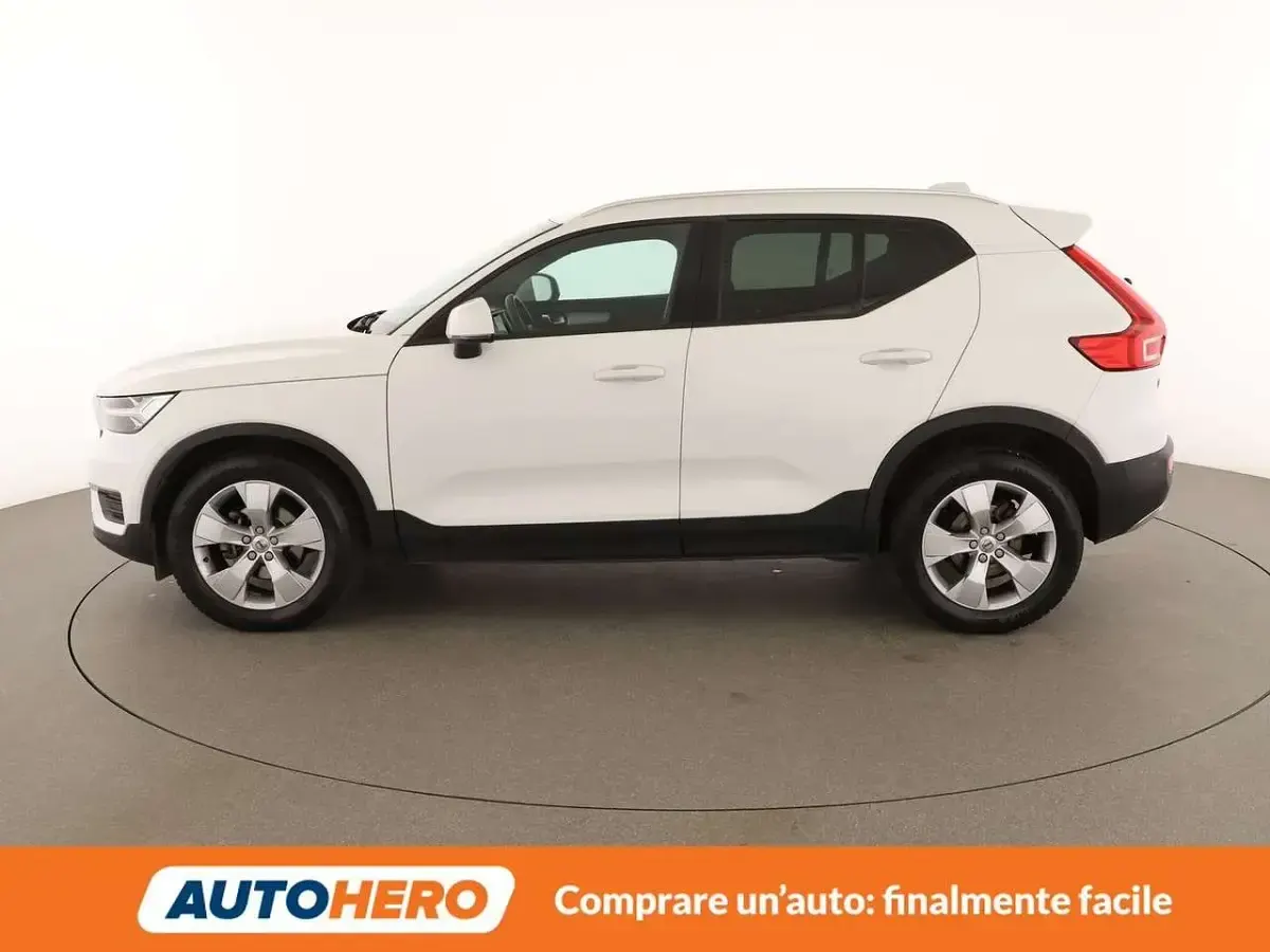 Gebraucht Volvo XC40 Momentum 150 PS (110 kW) 2018 Weiß SUV