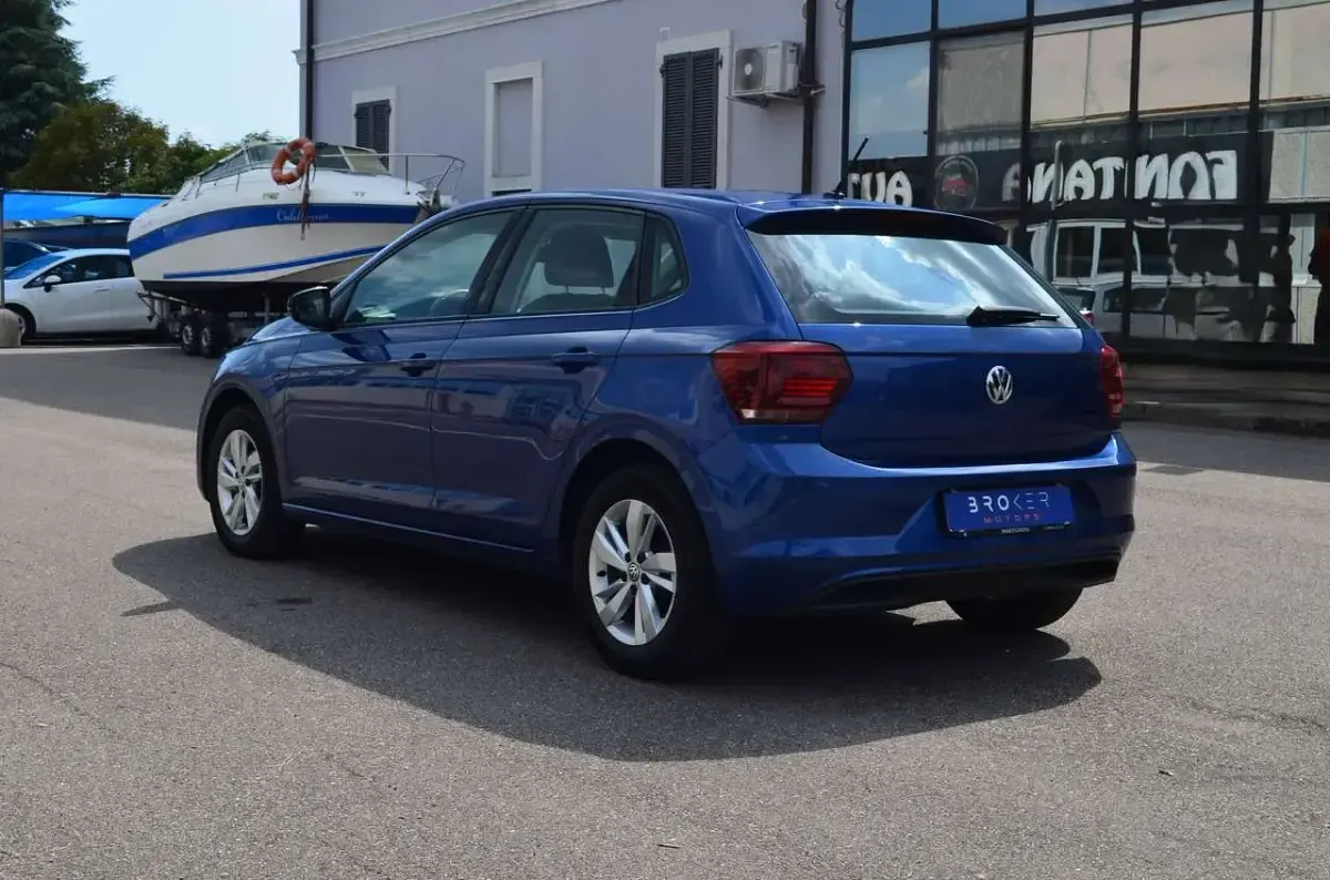 Usata VW Polo Comfortline 95 CV (69 kW) 2018 Blu/azzurro Utilitaria