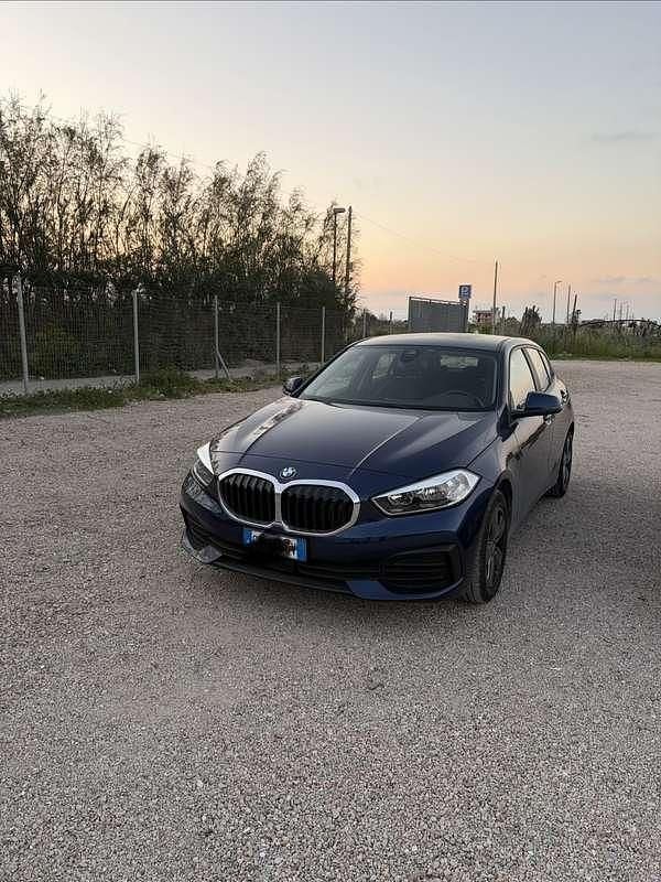 Usata BMW 118 M Sport 140 CV (102 kW) 2020 Blu/azzurro Utilitaria