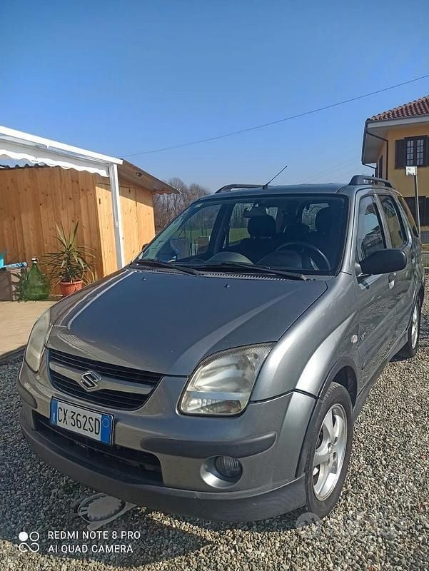 Usata Suzuki Ignis 94 CV (69 kW) 2005 Grigio Utilitaria