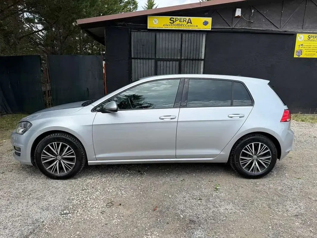 Usata VW Golf VII Comfortline 110 CV (80 kW) 2016 Argento Berlina