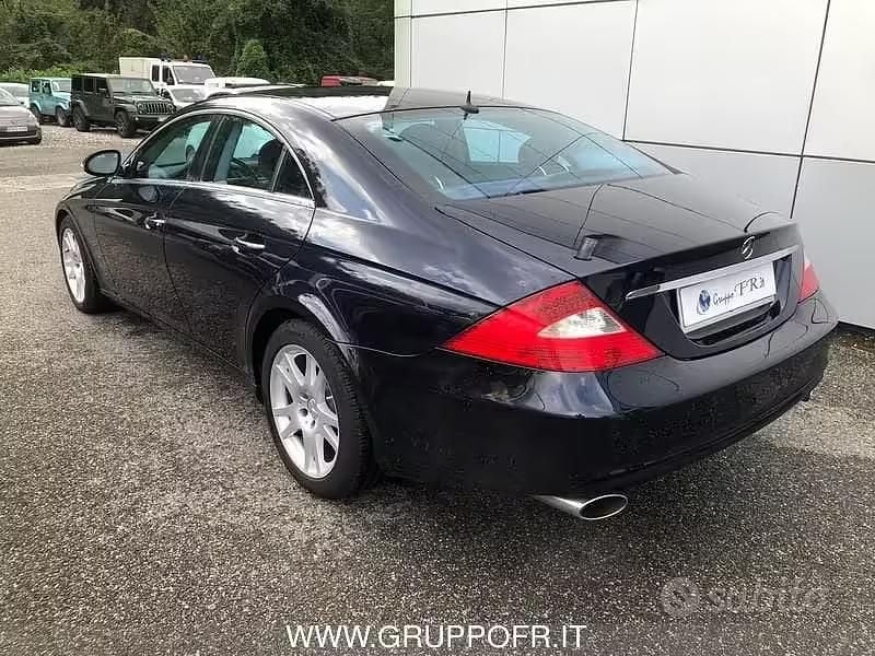 Usata Mercedes CLS350 272 CV (200 kW) 2005 Blu Coupé