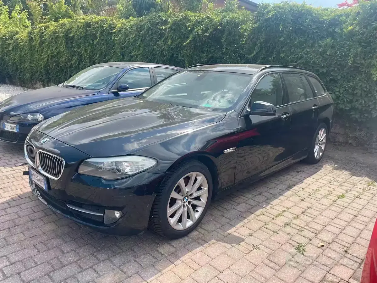 Usata BMW 520 184 CV (135 kW) 2012 Bluazzurro Station wagon