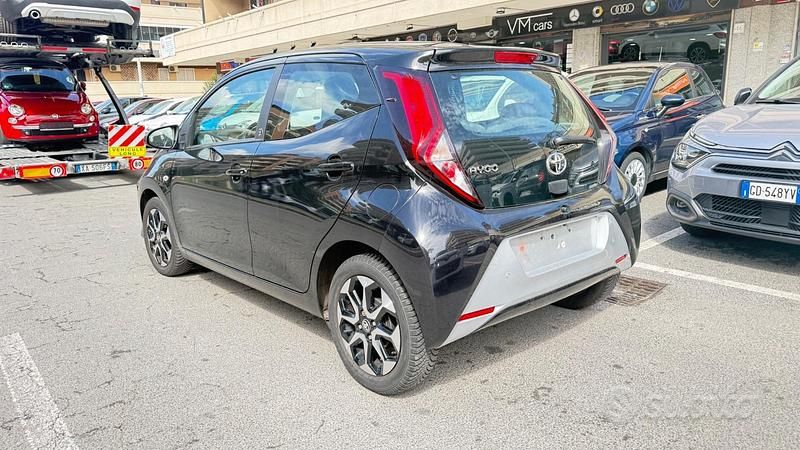 Brugt Toyota Aygo Connect Style 72 HK (52 kW) 2021 Sort Hatchback