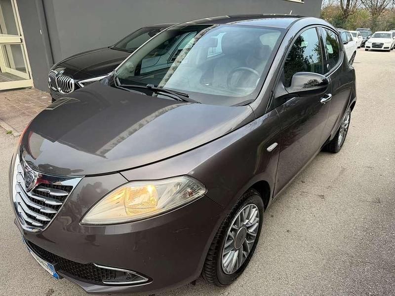 Usata Lancia Ypsilon 69 CV (50 kW) 2013 Utilitaria