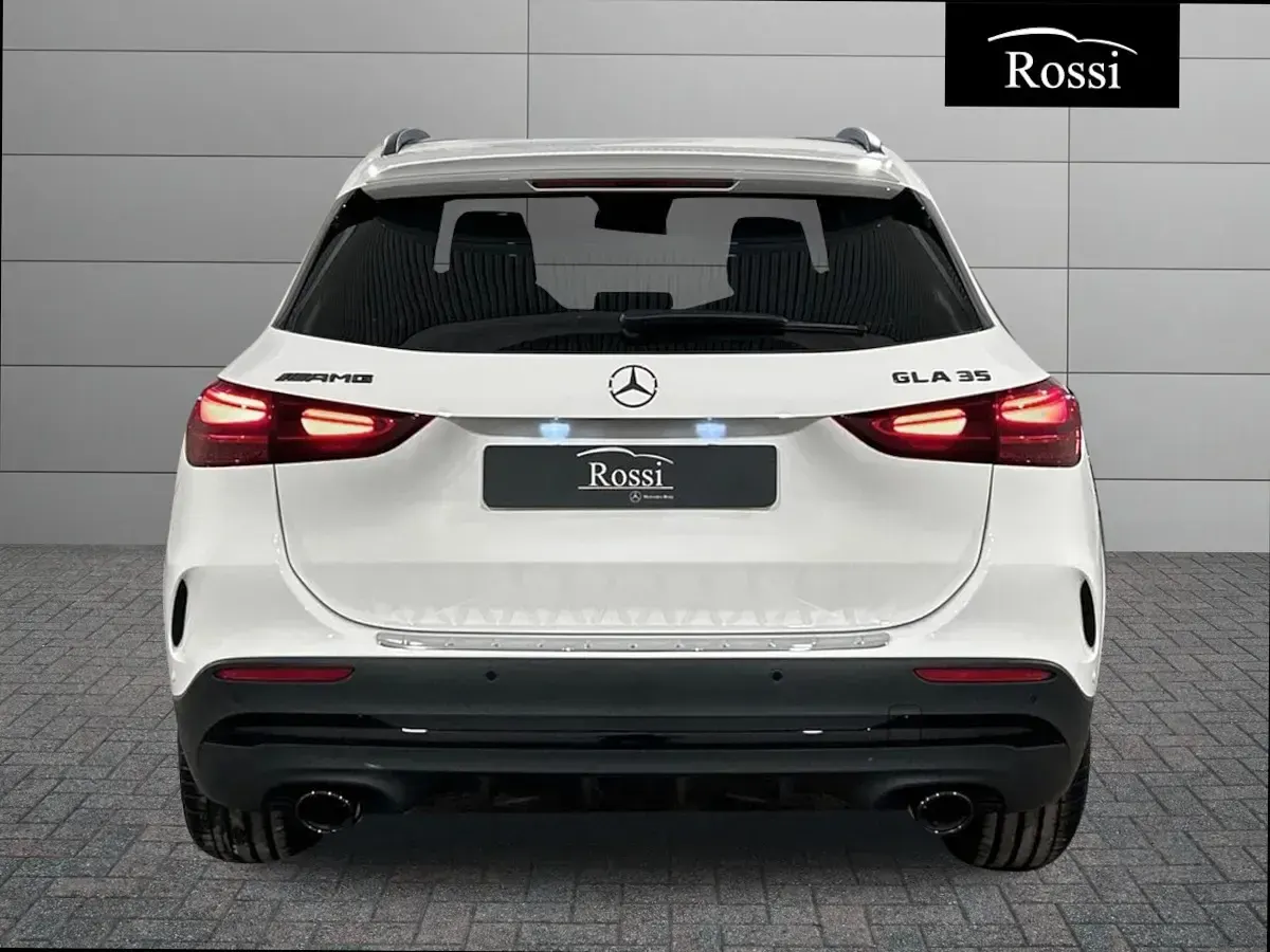 Nuova Mercedes GLA35 AMG AMG 306 CV (225 kW) 2025 Grigio montagna magno manufakt SUV