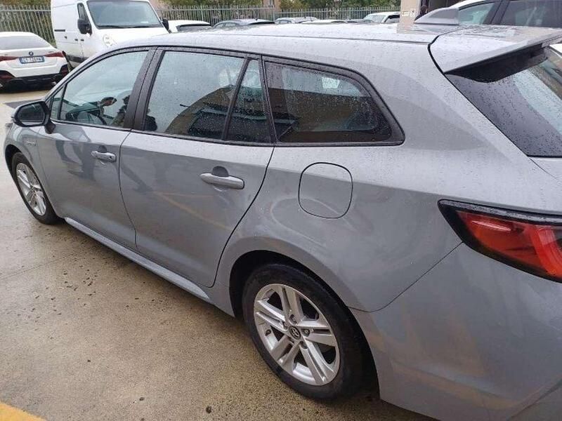 Usata Toyota Corolla 98 CV (72 kW) 2019 Grigio Station wagon