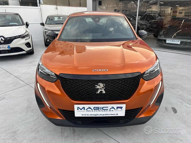 Usata Peugeot 2008 Active 131 CV (96 kW) 2023 Arancione SUV