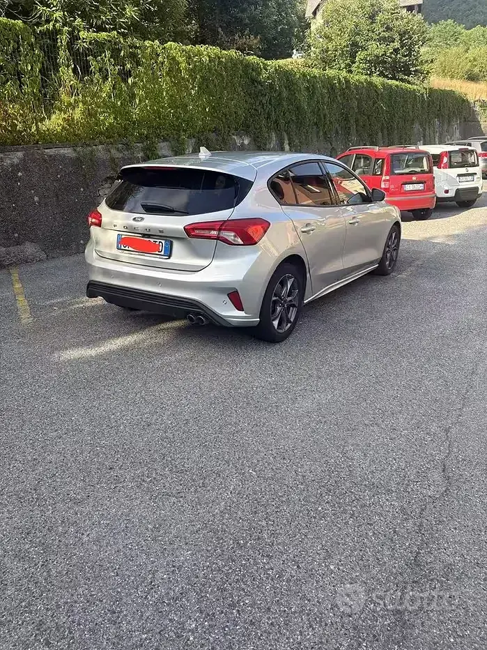 Usata Ford Focus ST-Line 120 CV (88 kW) 2021 Grigio Berlina