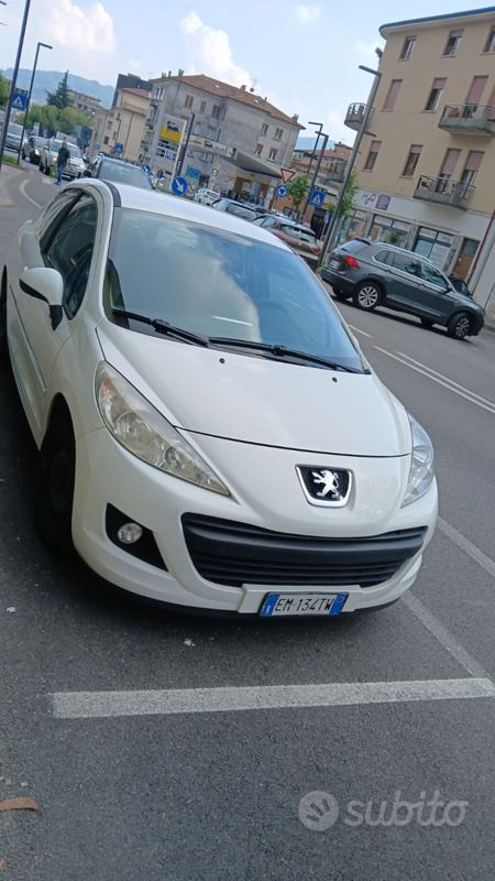 Usata Peugeot 207 73 CV (53 kW) 2012 Bianco Utilitaria