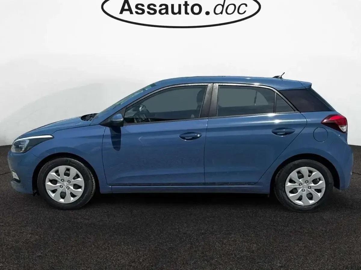 Usata Hyundai i20 Comfort 75 CV (55 kW) 2018 Blu/azzurro Berlina