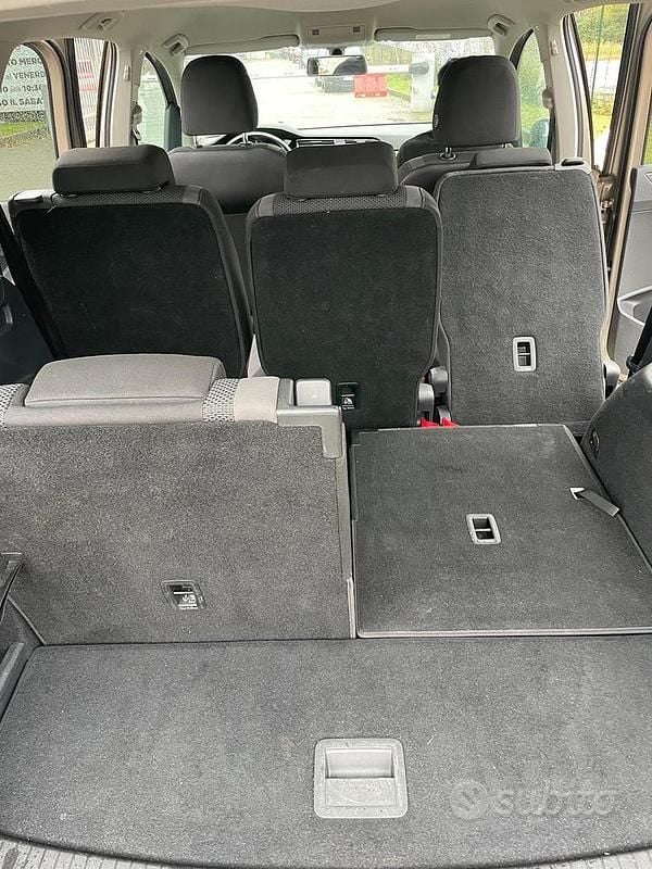 Käytetty VW Touran 110 HP (80 kW) 2017 Ruskea Tila-auto