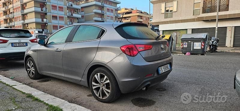 Usata Alfa Romeo Giulietta Distinctive 2011 Grigio Utilitaria