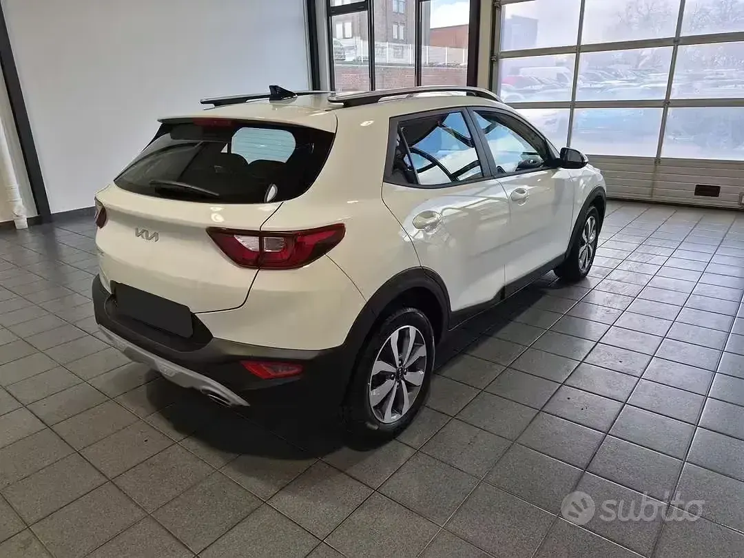 Usata Kia Stonic 100 CV (73 kW) 2020 Bianco SUV
