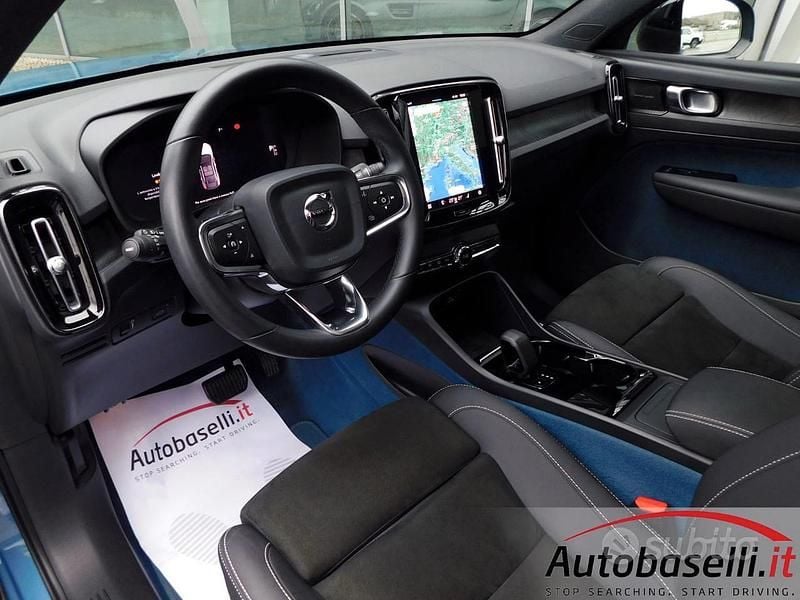 Usata Volvo C40 300 kW (408 CV) 2022 Fjord blue metallizzato SUV