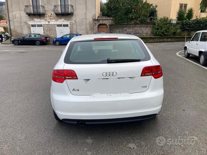 Usata Audi A3 Young 105 CV (77 kW) 2012 Bianco Utilitaria
