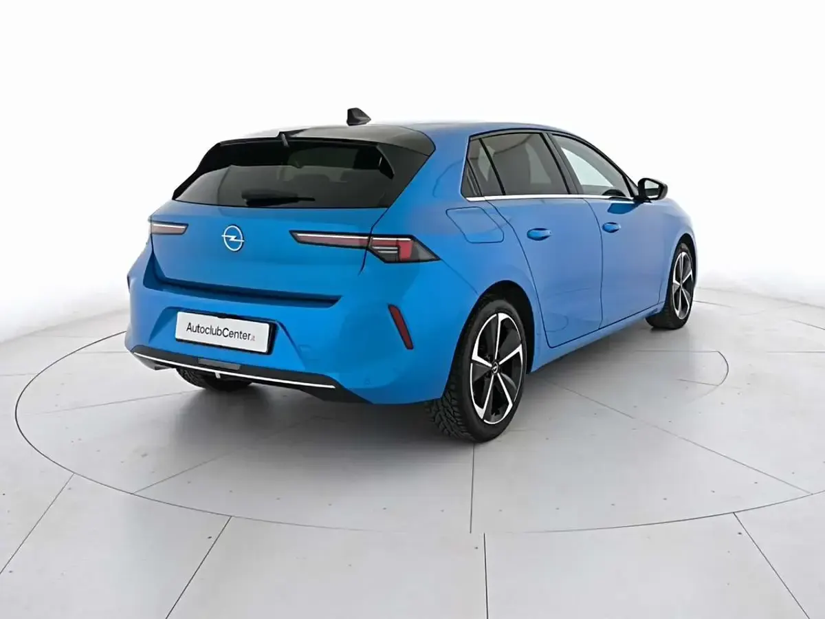 Usata Opel Astra Elegance 110 CV (80 kW) 2023 Blu Utilitaria