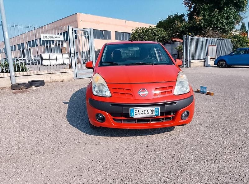 Rosso Usata 2010 Nissan Pixo Due volumi | 3800 € (Buon prezzo) - Immagine 1/4