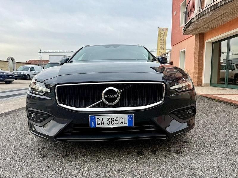 Usata Volvo V60 Business Edition 150 CV (110 kW) 2020 Grigio Station wagon
