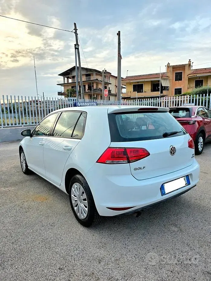 Usata VW Golf VII Trendline 105 CV (77 kW) 2014 Bianco Berlina