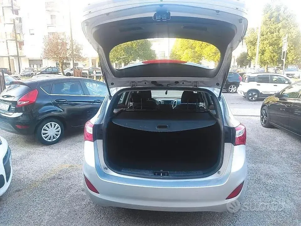Usata Hyundai i30 Comfort 128 CV (94 kW) 2012 Grigio Station wagon