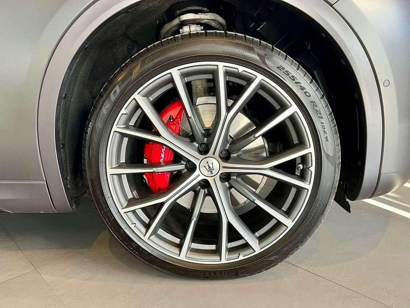 Usata Maserati Grecale 330 CV (242 kW) 2023 Fuoriserie grigio lava opaco SUV