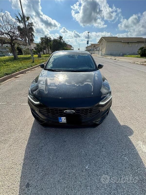 Usata Ford Focus ST-Line X 115 CV (84 kW) 2023 Nero Utilitaria