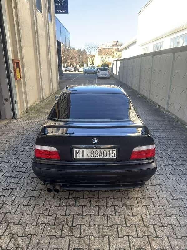 Usata BMW 318 140 CV (102 kW) 1993 Coupé
