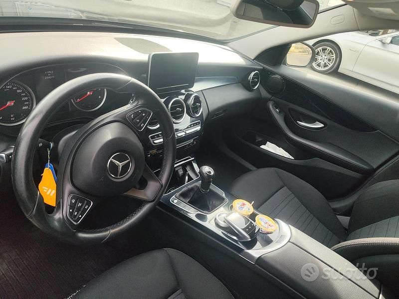 Usata Mercedes C200 Premium 136 CV (100 kW) 2017 Grigio Station wagon