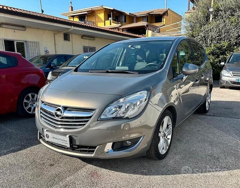 Usata Opel Meriva Cosmo 110 CV (80 kW) 2016 Grigio Monovolume
