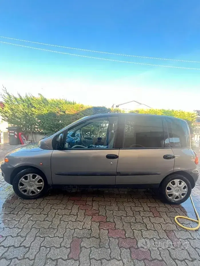 Usata Fiat Multipla 2001 Grigio Monovolume