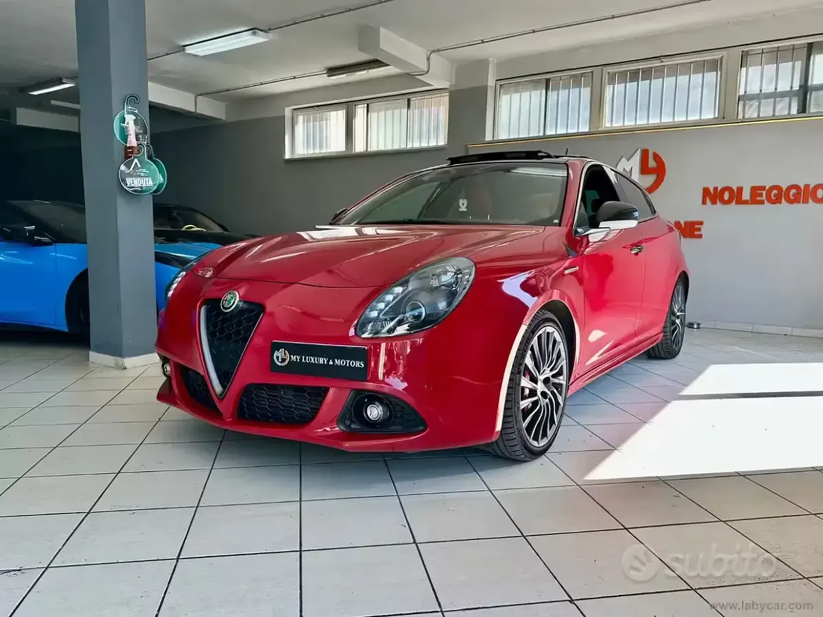 Usata Alfa Romeo Giulietta 241 CV (177 kW) 2015 Rosso Utilitaria