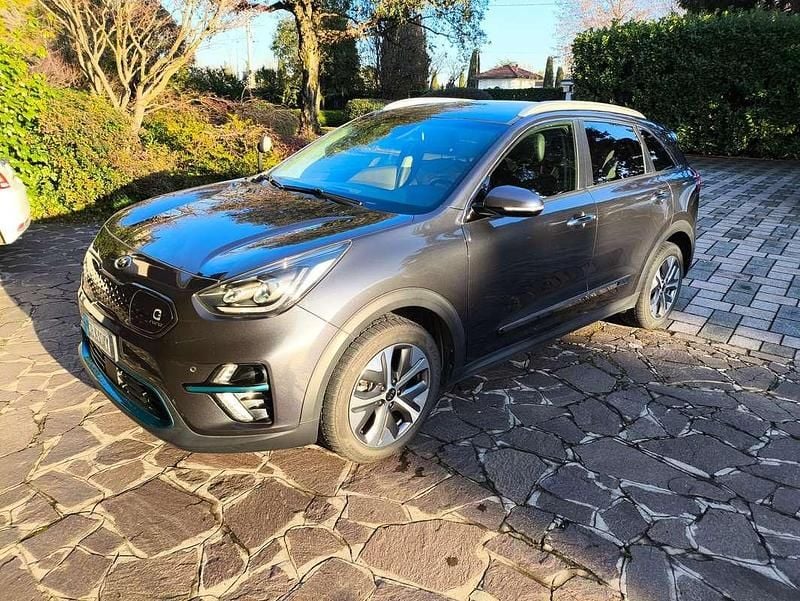 Usata Kia e-Niro 28 kW (39 CV) 2020 Grigio SUV