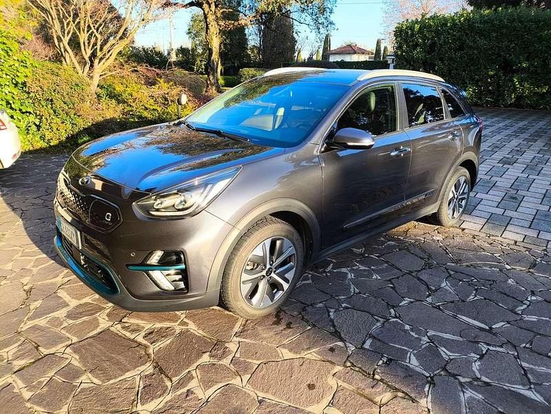 Usata Kia Niro 28 kW (39 CV) 2020 Grigio SUV