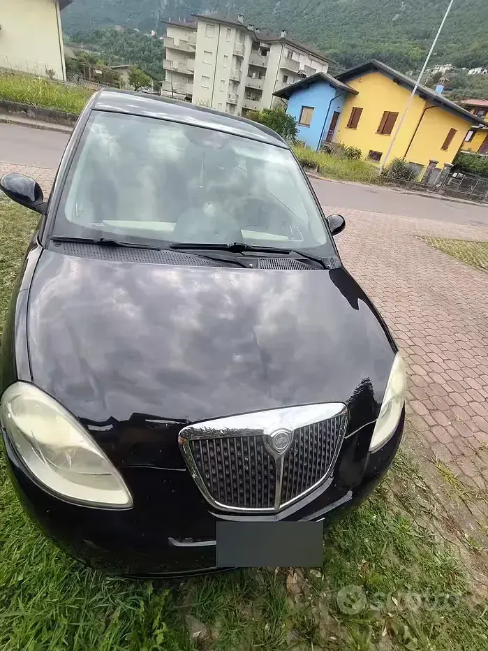 Usata Lancia Ypsilon 60 CV (44 kW) 2008 Nero Utilitaria