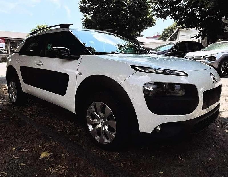 Bianco Usata 2014 Citroën C4 Cactus Feel Due volumi | 8000 € (Buon prezzo) - Immagine 1/4