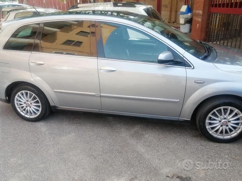 Usata 2011 Fiat Croma Station wagon | 3000 € (Buon prezzo) - Immagine 1/4