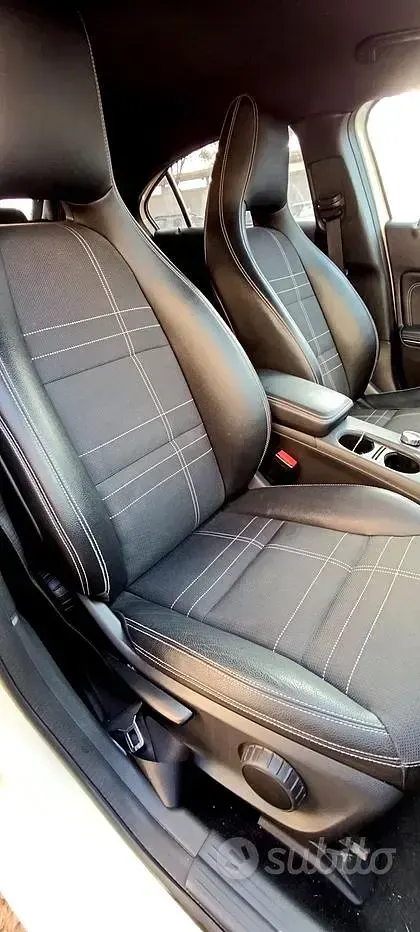 Usata Mercedes A180 109 CV (80 kW) 2013 Bianco Utilitaria