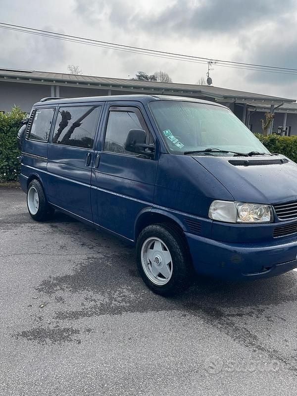 Usata VW Caravelle 2000 Blu Monovolume