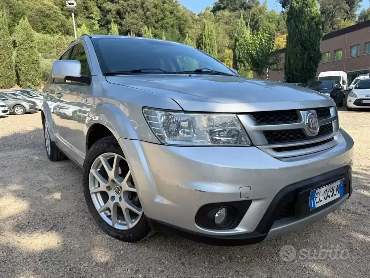 Usata Fiat Freemont 170 CV (125 kW) 2012 Grigio SUV