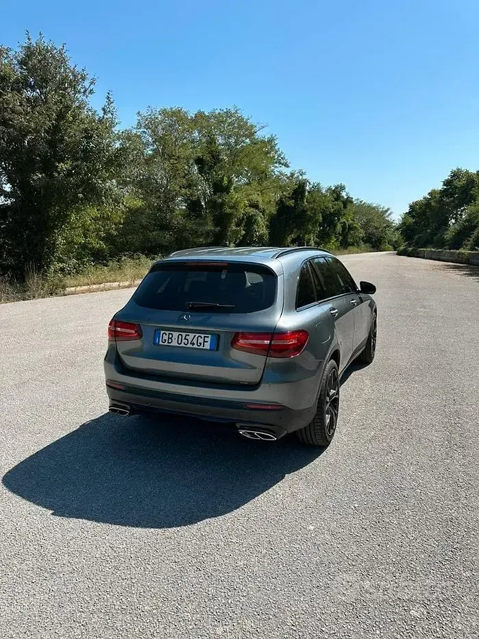 Usata Mercedes GLC220 194 CV (142 kW) 2018 Grigio SUV