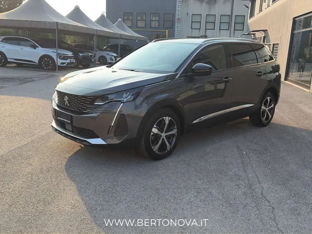 Usata Peugeot 5008 Allure 131 CV (96 kW) 2022 Grigio SUV