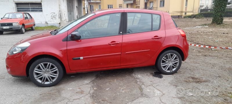 Usata Renault Clio II 75 CV (55 kW) 2011 Utilitaria