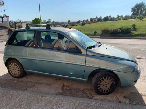 Lancia ypsilon 2002