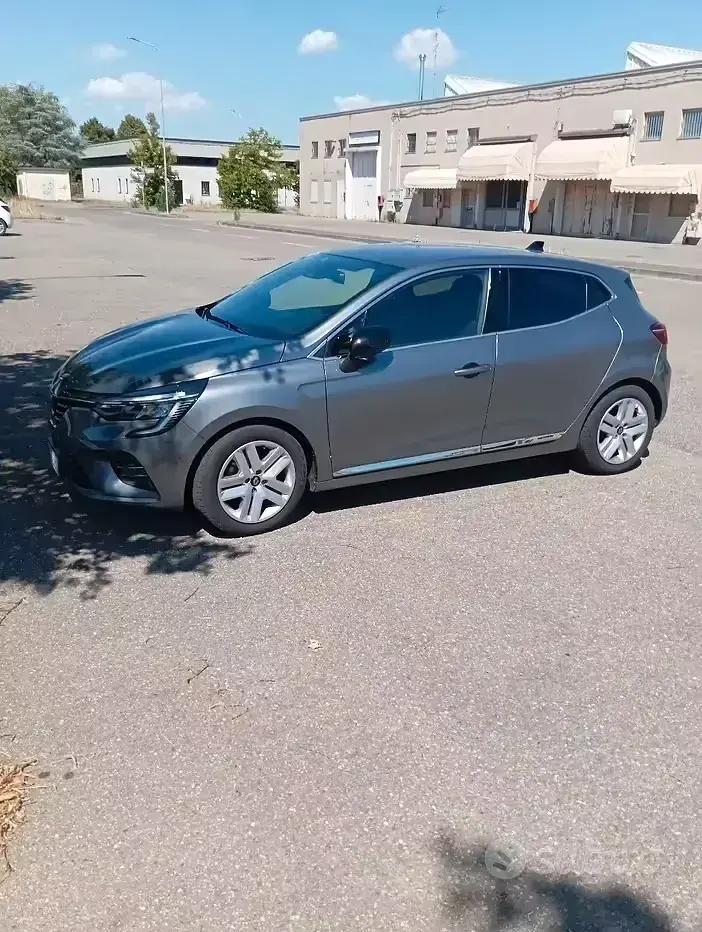 Usata Renault Clio 101 CV (74 kW) 2023 Utilitaria