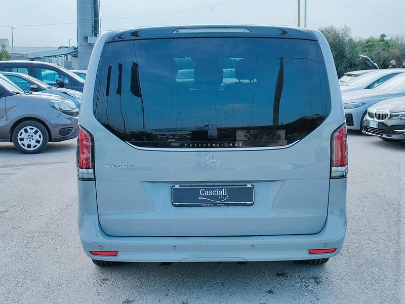 Usata Mercedes V250 Avantgarde 190 CV (139 kW) 2024 Grigio Monovolume